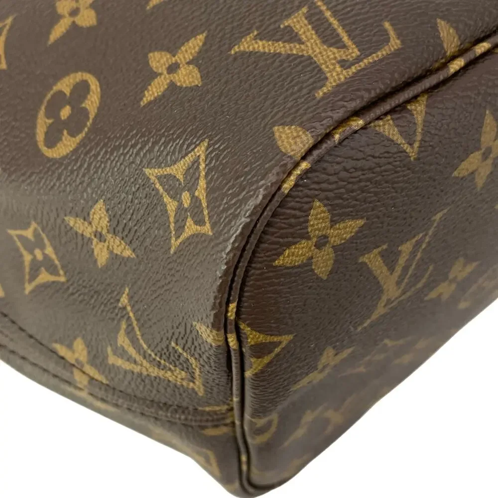 Louis Vuitton Neverfull MM Monogram Tote Bag M46975